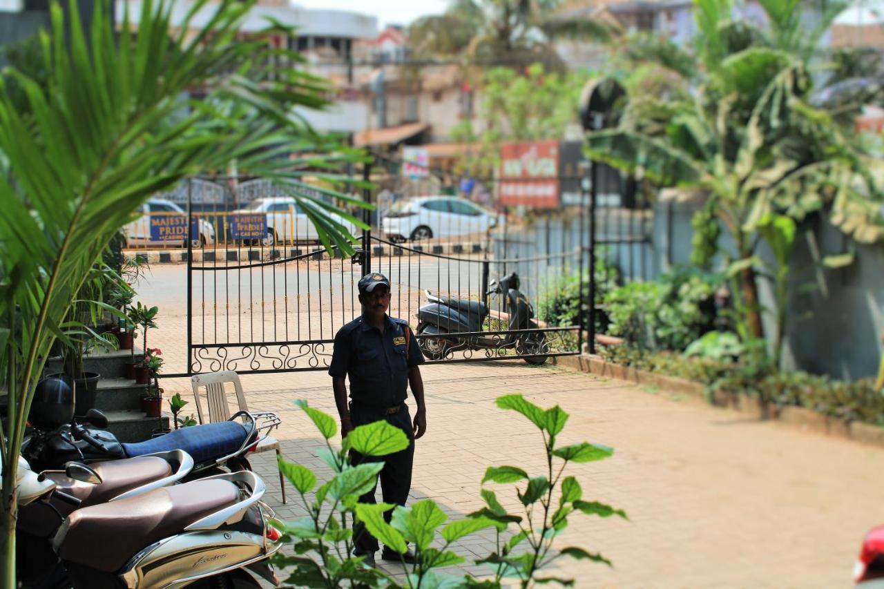 Hotel The Golden Sands Calangute Esterno foto